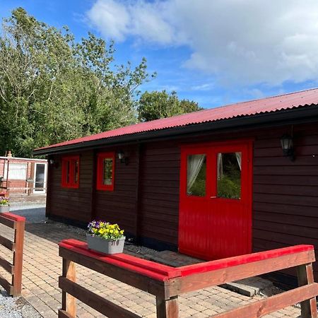 Red Squirrel Lodge Galway Buitenkant foto