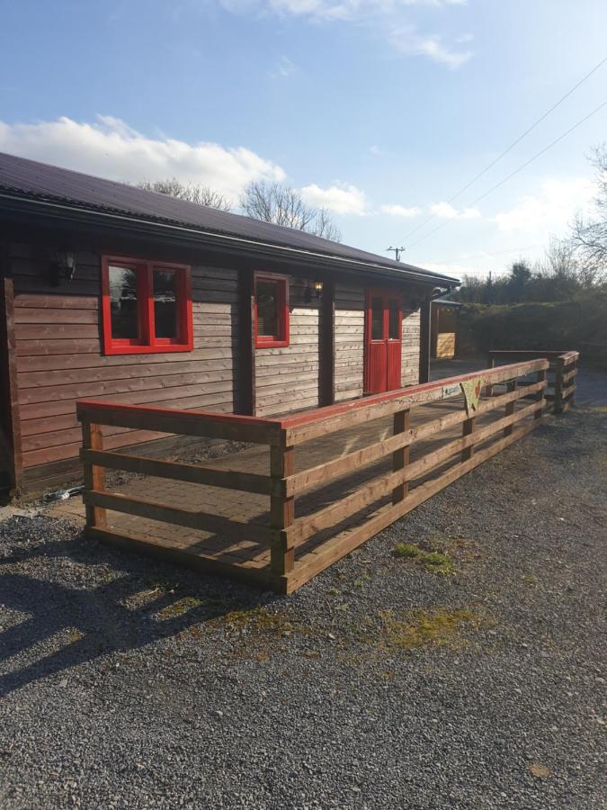 Red Squirrel Lodge Galway Buitenkant foto